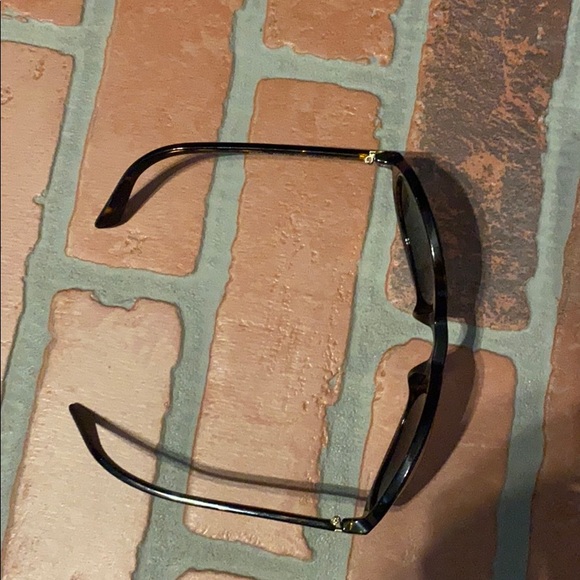 Prada sunglasses - Picture 2 of 5